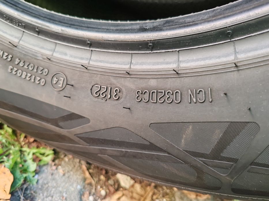 Vând set cauciucuri Continental Eco contact 6Q   215/60/16 vara