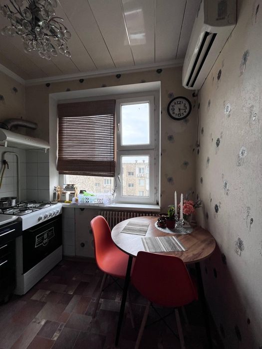 Продам 2 х ком кв 11 мкр 29 дом