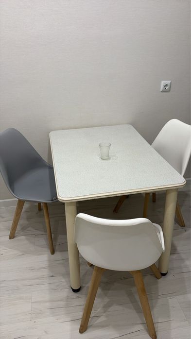 Продам стол со стульями