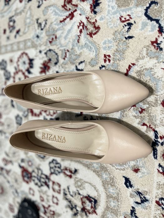Туфли бежевого цвета ,3000тг