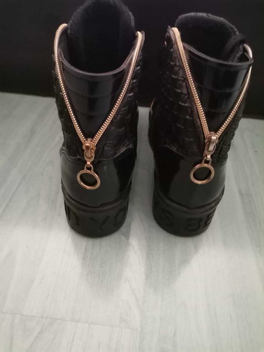 кожени маратонки над глезена