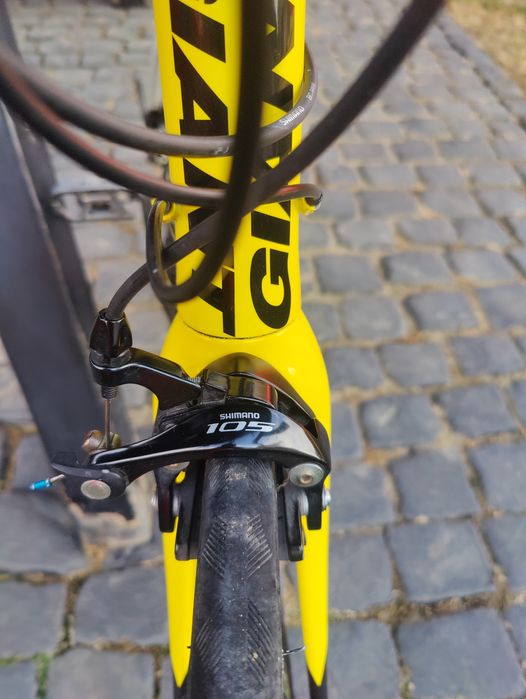 Giant Defy marime M furca carbon