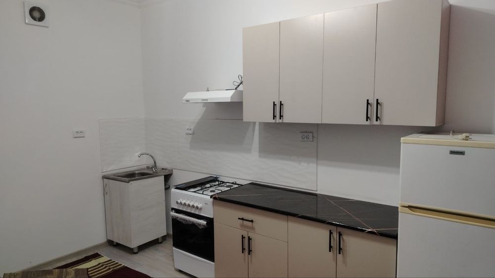 Sergili Sokin makon yol yuzida Navastryoka 1xona 4etaj lifti bor