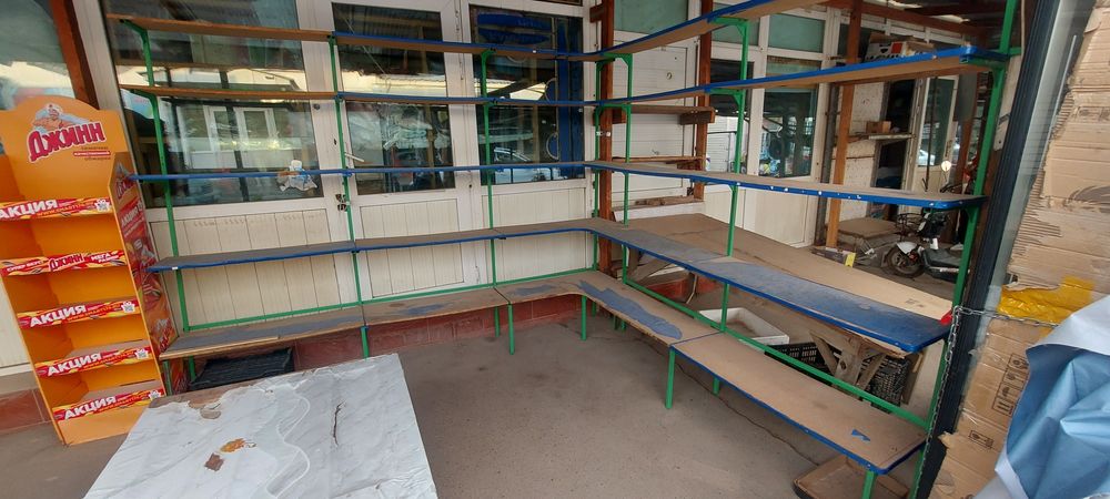 Продам полки ветрина