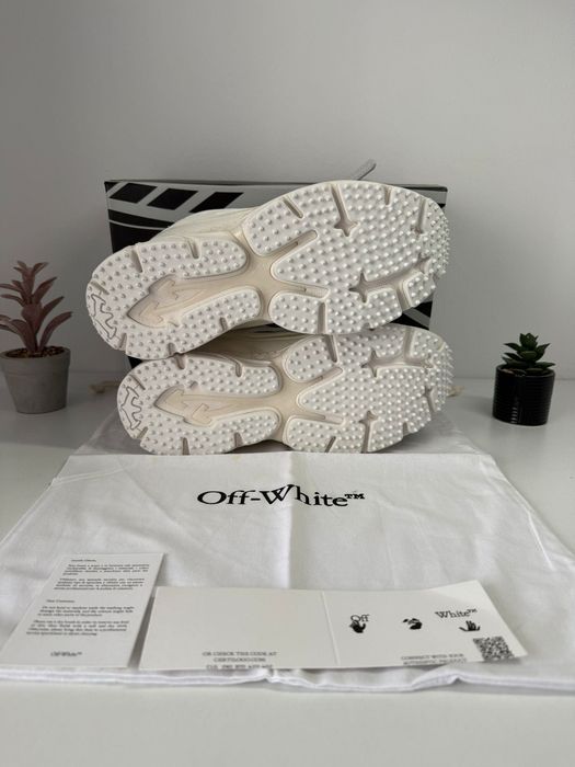 Off white ,,Be right back'' Albi(40,41)(PLATA RAMBURS,FARA AVANS Verificare la livrare )