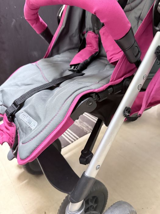 Продам коляску chicco