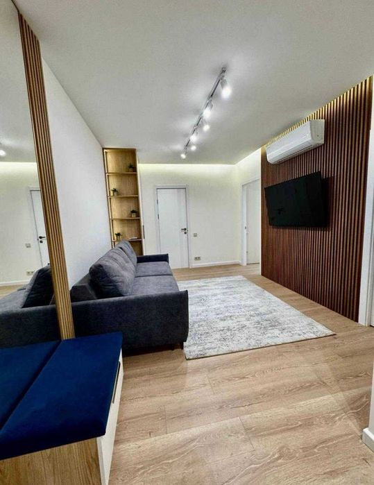 Тристаен апартамент в района на Събота пазара – 450€.