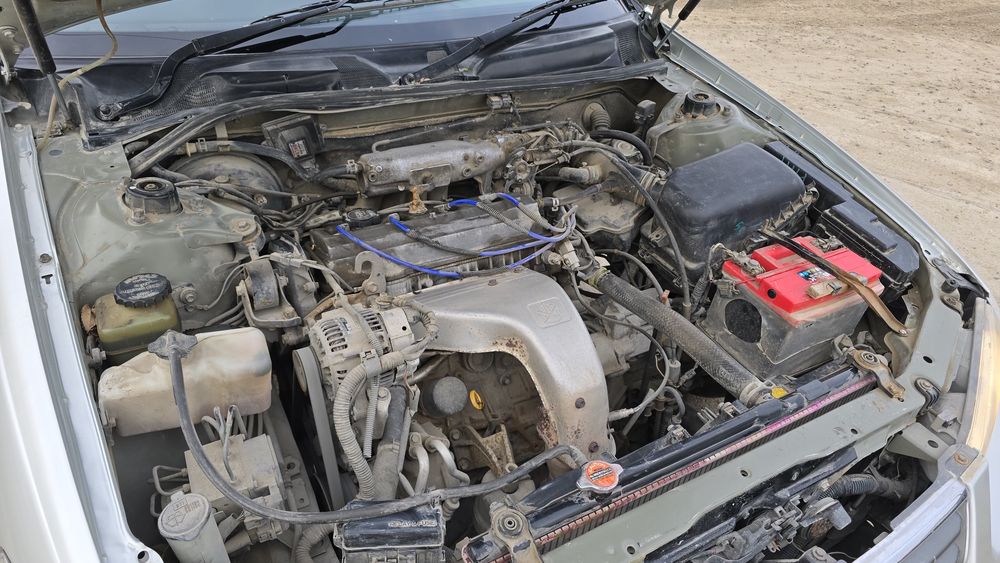 Продаю срочно машину