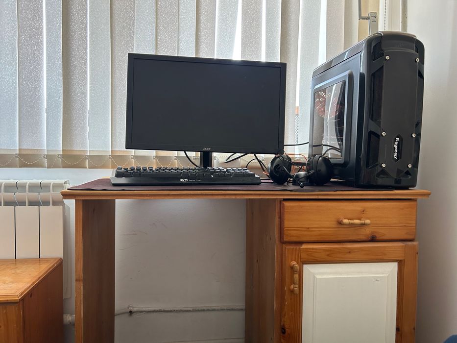 Дървени мебели, пералня, легла с матраци, използвани