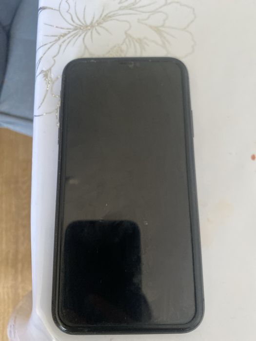 IPhone 11 черного цвета