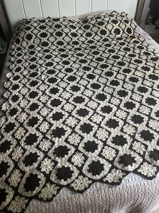 Покривки за легло / кувертюри плетени на една кука