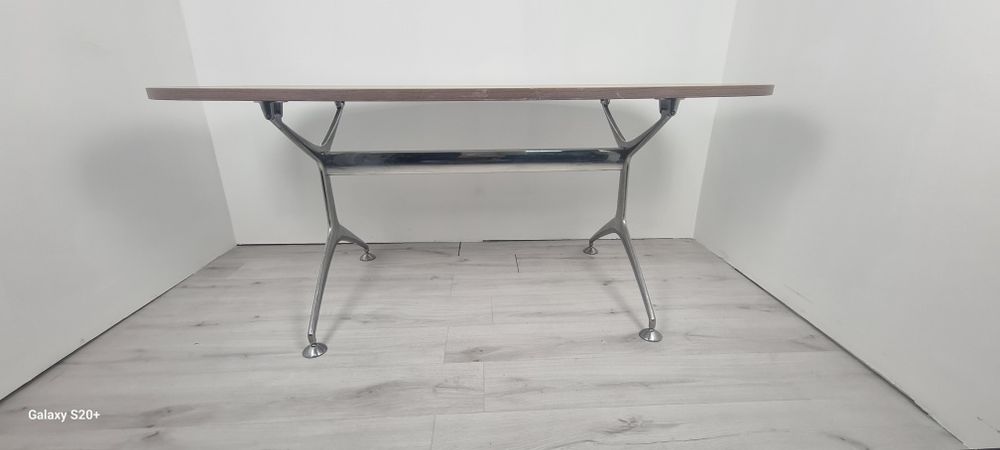 Немска конферентна и посетителска маса за дома и офиса обзавеждане