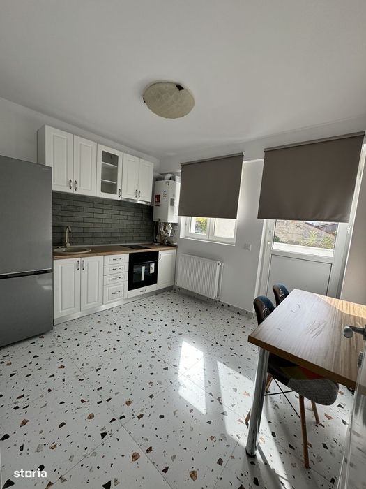 Garsonieră cu balcon, mobilată și utilata