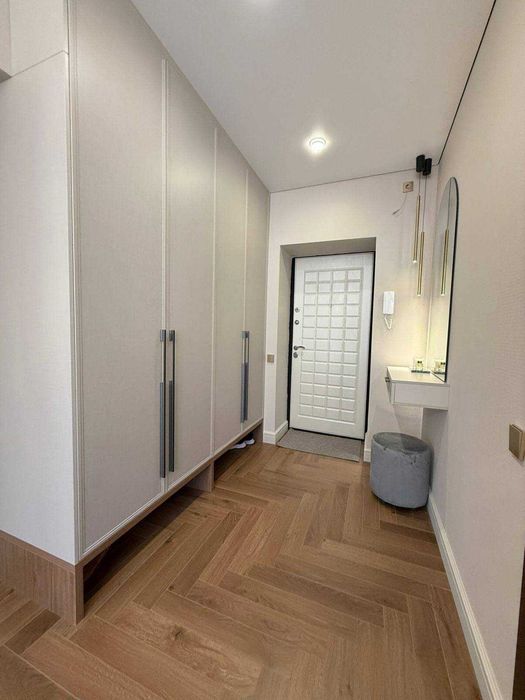 Срочно сдам светлую 2х ком кв-ру на 5/8 на Жк Silk Road А1