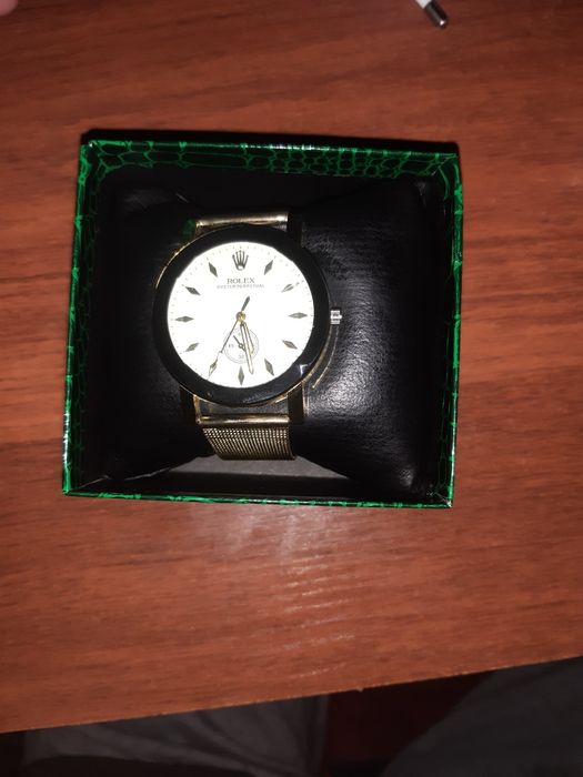 часы ROLEX 6.тыс за 5.тыс можно