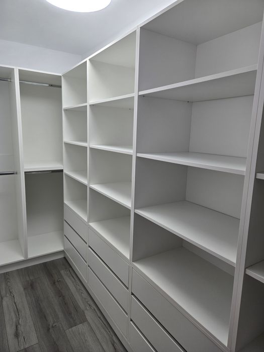 Închiriez apartament 3 camere