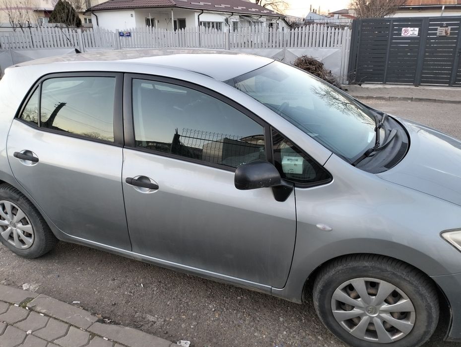 Vând Toyota Auris
