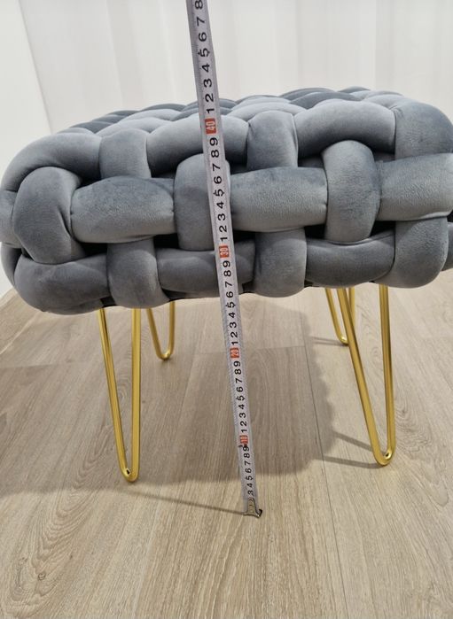 Taburet scaun tapitat foarte drăguț