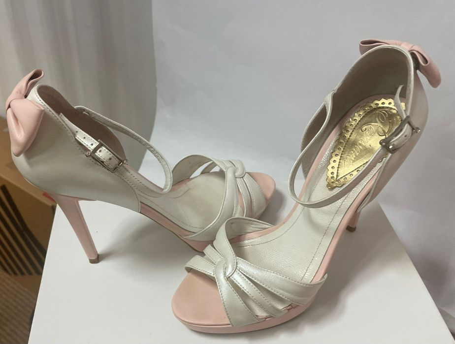 Sandale elegante, cu toc foarte inalt, pentru ocazii