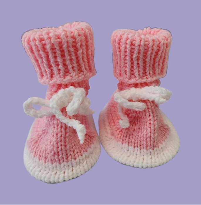 Пинетки для малышей вязаные.