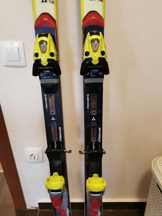 FISCHER RC4 Карвинг Ски 175см. Worldcup Aircarbon Titanium