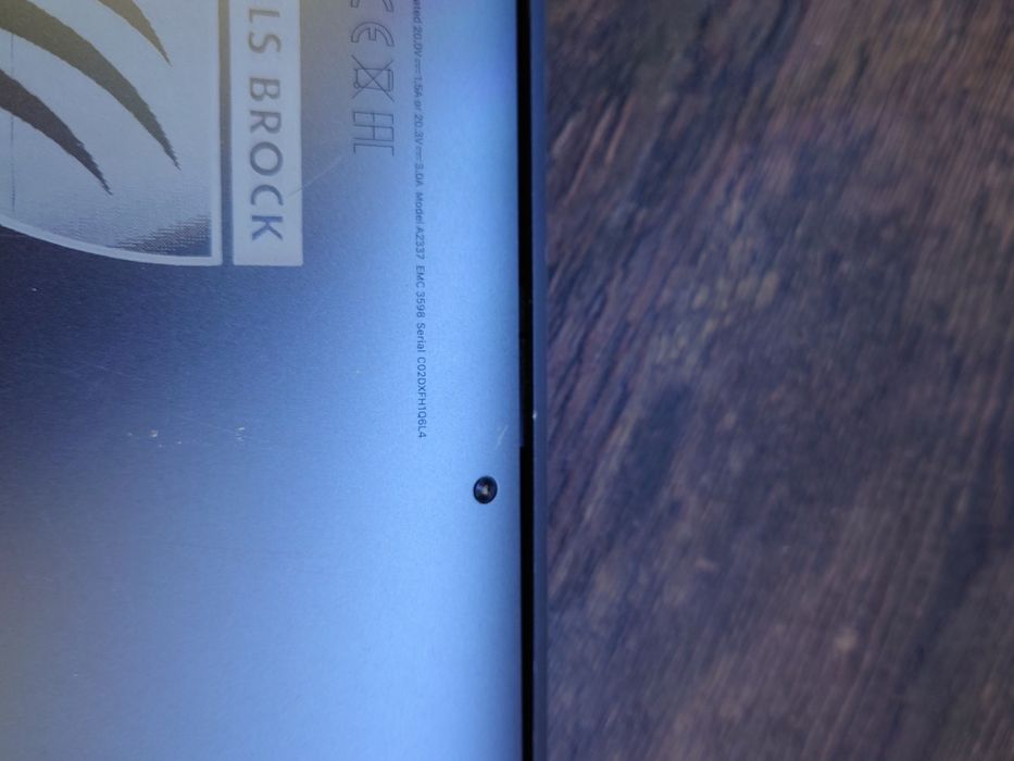 Macbook Air M1 cu display spart ( A2237) FMI :OFF