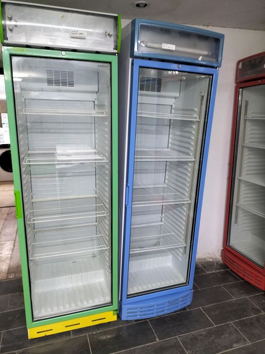 Холодильник стеклянный