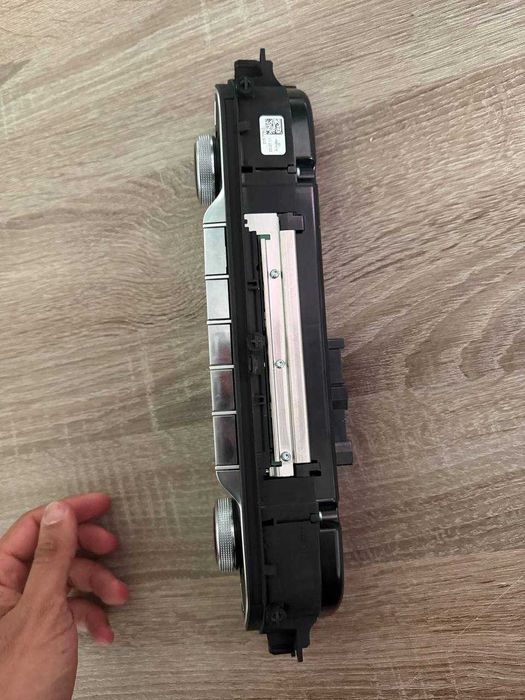 Оригинален климатроник Audi A4/A5/S4/S5 B9/F5 – 8W0820043T