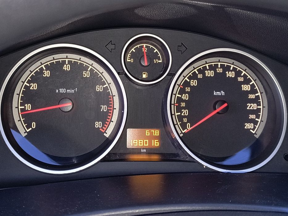 Opel Astra h  1,6L 105 CP