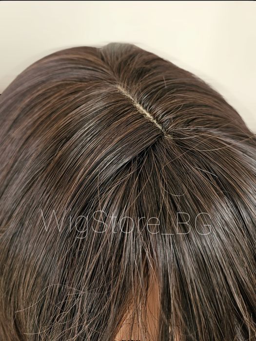 Дълга на вълни кафява перука с бретон