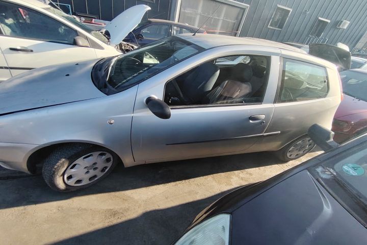 Usa / Portiera dreapta Fiat Punto 2002 1.2 MT (60 hp)