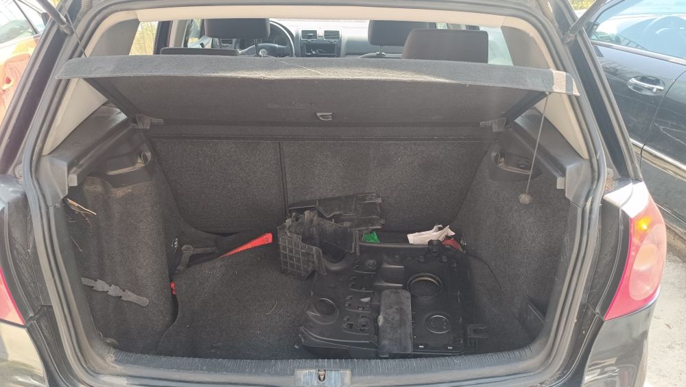 Продавам Голф 5 2.0tdi 140кс. BKD на ЧАСТИ, както и още над 16 голфа