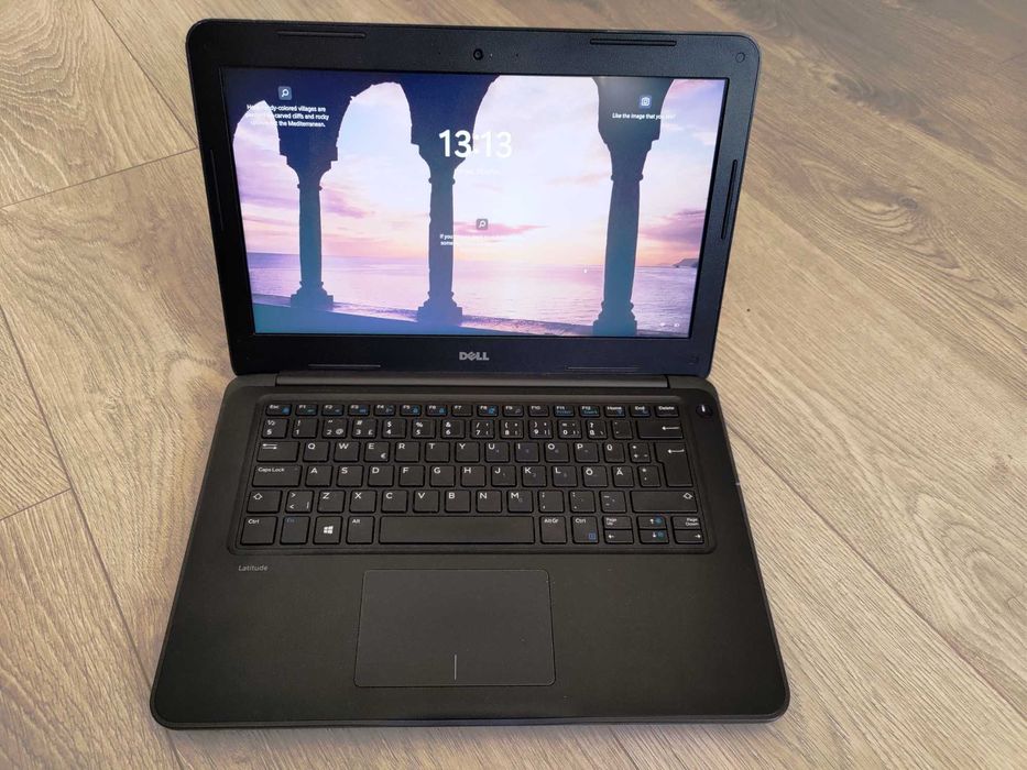 Лаптоп Dell Latitude 13, Intel Core i3 8GB RAM 256GB SSD Windows 11Pro