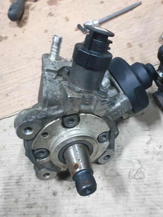 Pompa inalte inalta presiune 2.0 tdi CBA CBB CAG 0445010507 03L130755
