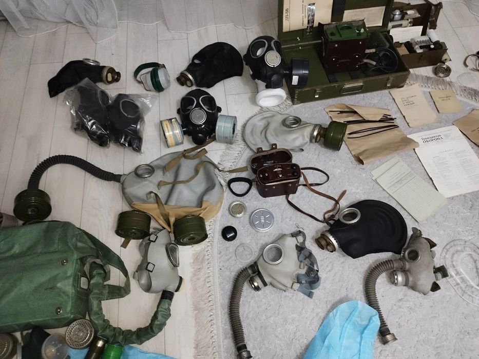Противогазы,дозиметры приборы