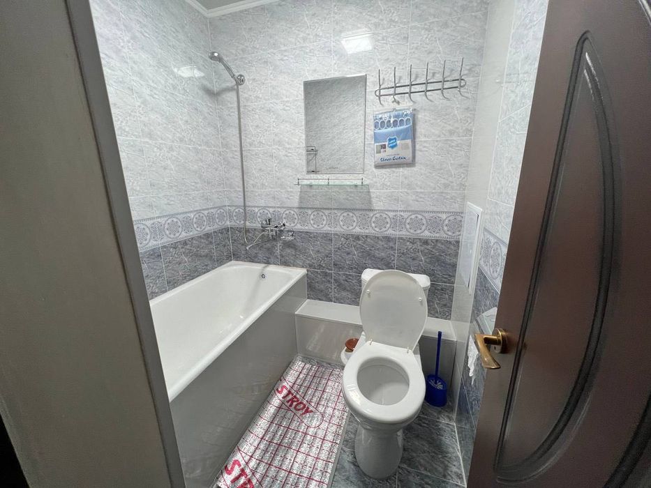 Сдается 2х комнатная квартира 
С обстановкой 
В горде Алмалыке