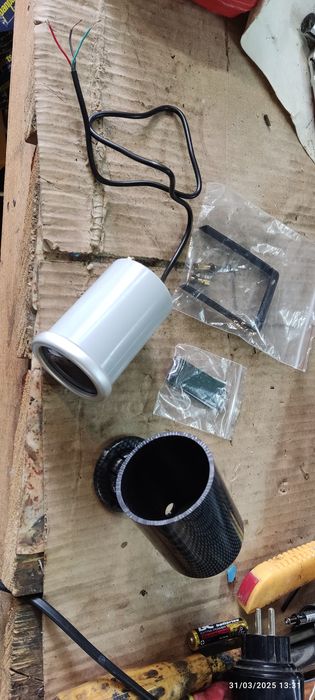 Чисто нов оборотомер за кола със стойка!!