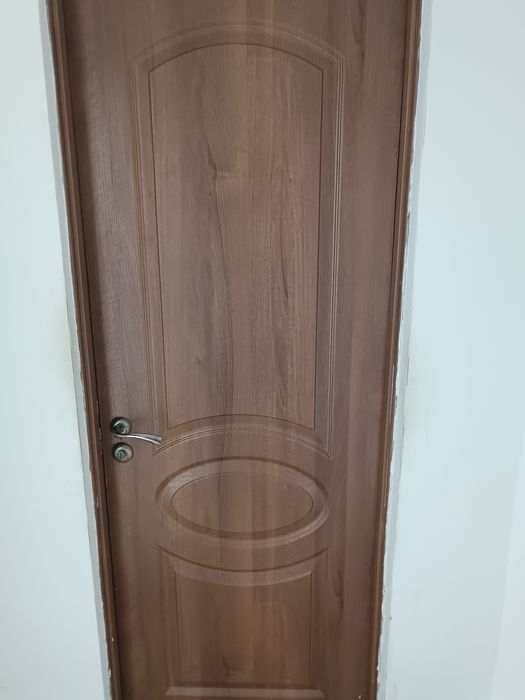 Продам двери б/у