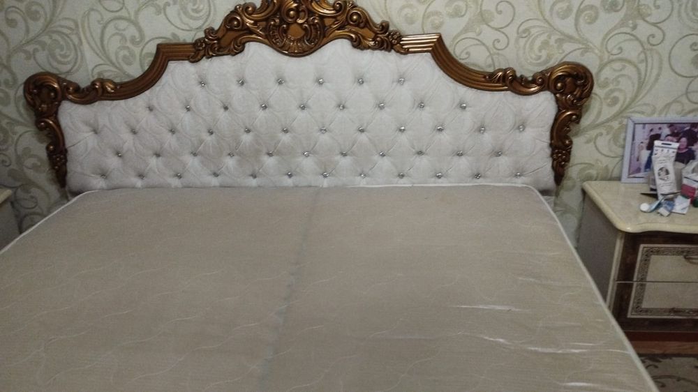 Двухспальный кроват