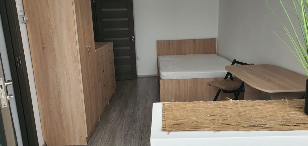 Garsoniera de închiriat