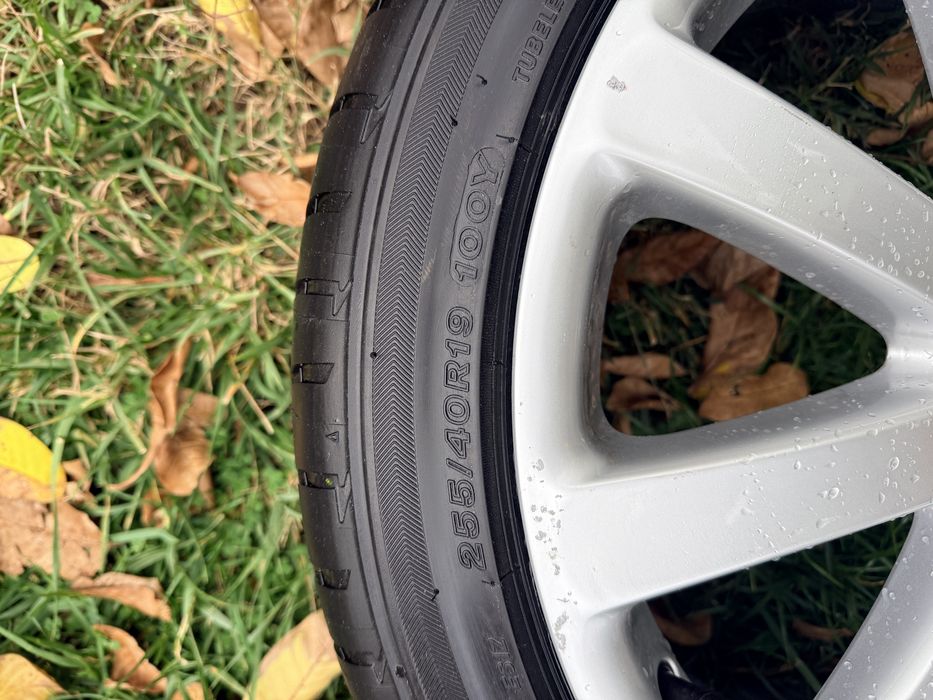 1бр гума bridgestone 255/40/19