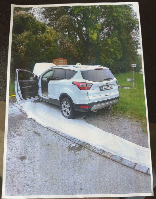 Vand Ford kuga din păcate mașina a luat foc în Germania