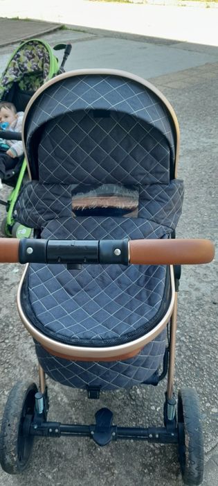 Бебешка количка Moni Alma