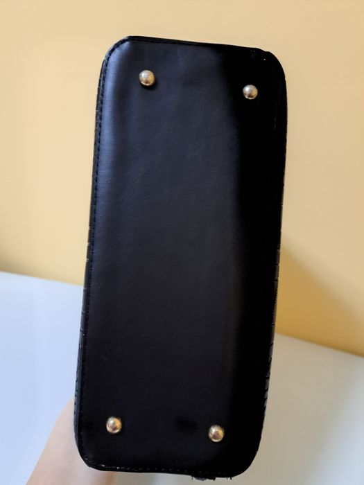 Дамска чанта Guess