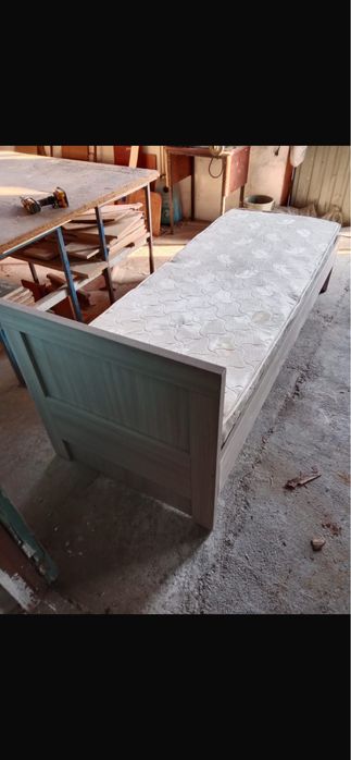 Продам кровать односпальную