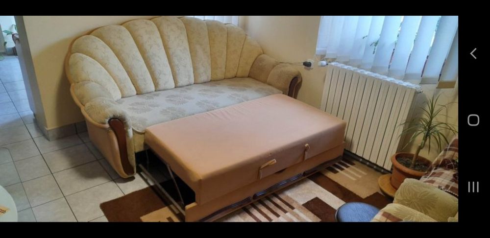 Sunt disponibile următoarele produse de mobilier