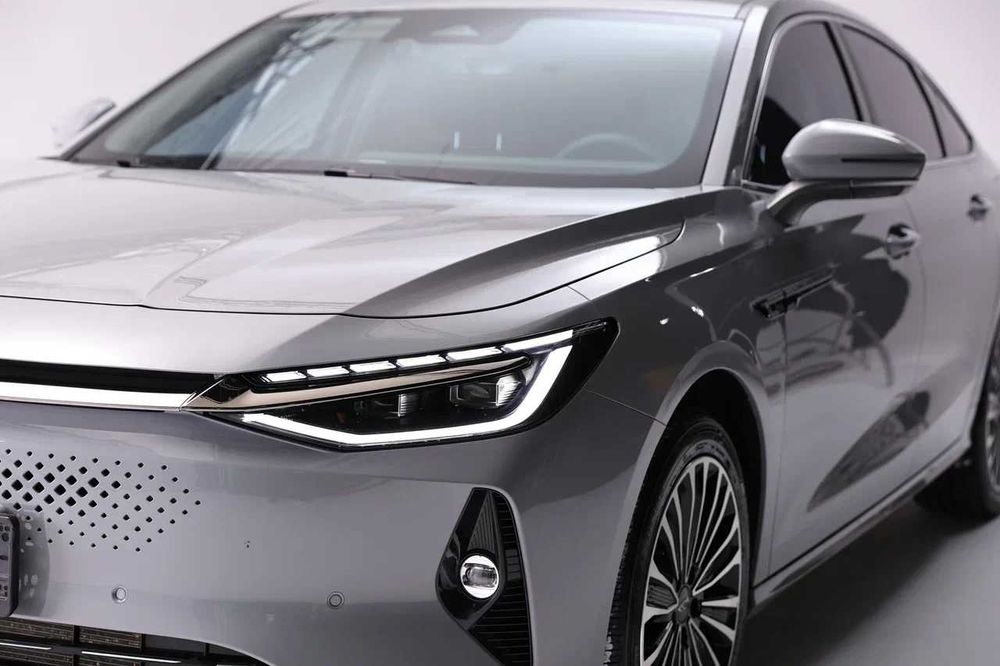 Chery Arrizo 8 Hybrid — rasmiy diler, 7 yil kafolat, hybrid sedan