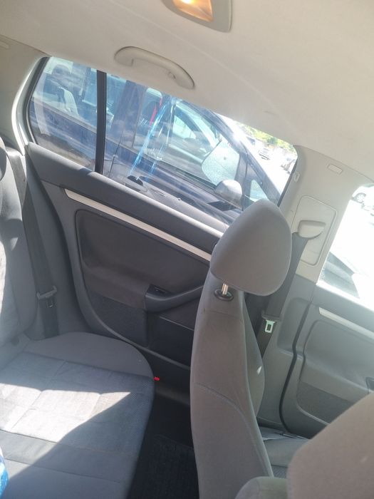 Продавам VW  GOLF 5