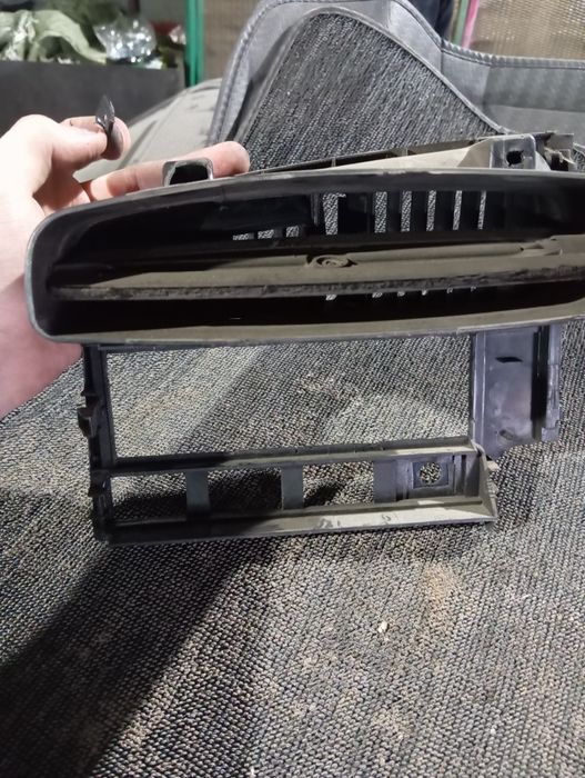 Консоль под магнитолу пасат б3