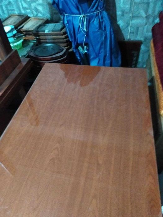 Продам ресторанную мебель Столы